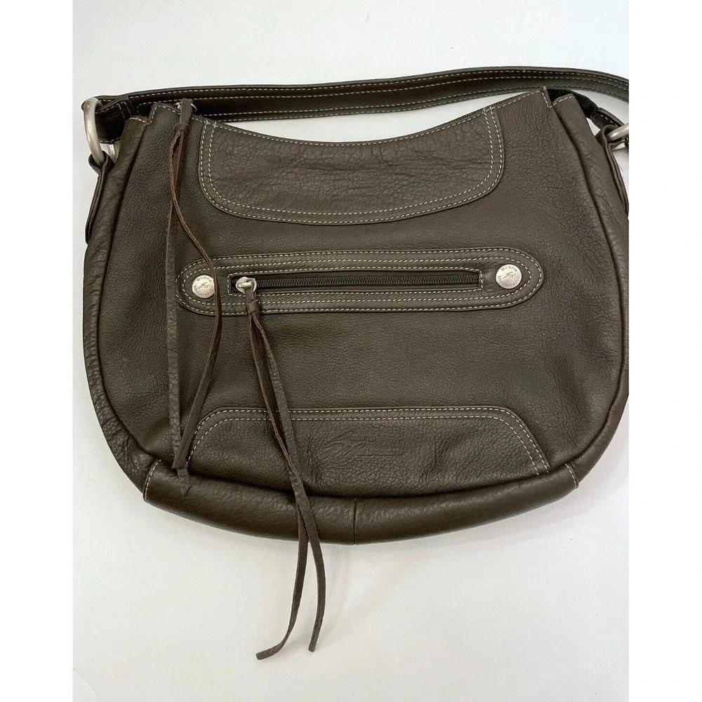 Stone Mountain Womens Crescent‎ Hobo Shoulder Bag Brown Leather Fringe Accents